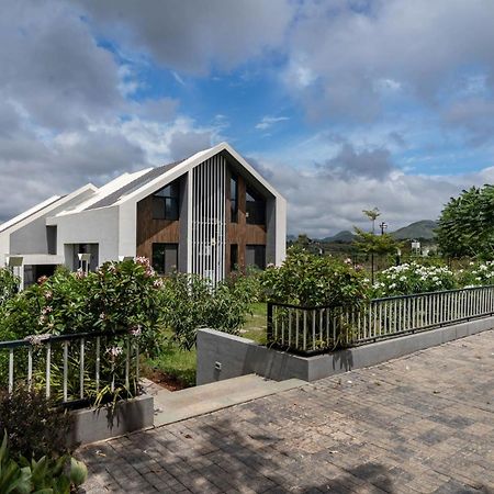 Stayvista At The Rainfield Villa With Gazebo & Lawn Nashik Exterior foto