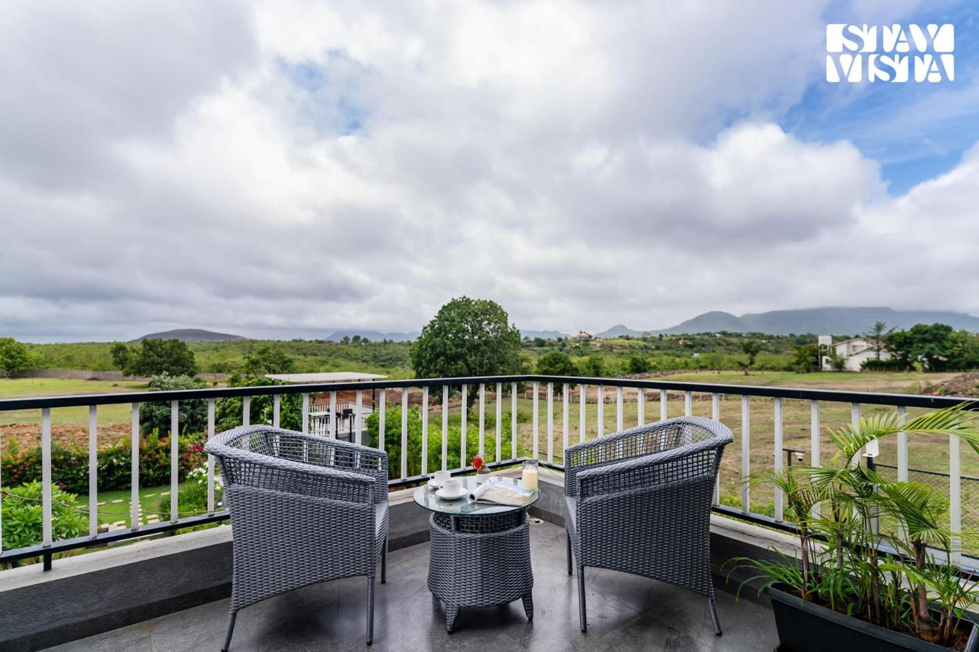 Stayvista At The Rainfield Villa With Gazebo & Lawn Nashik Exterior foto